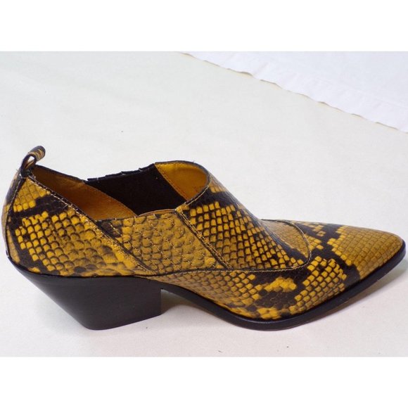 Vince Camuto Jetera Ankle Western Bootie Gold NEW - Picture 9 of 12